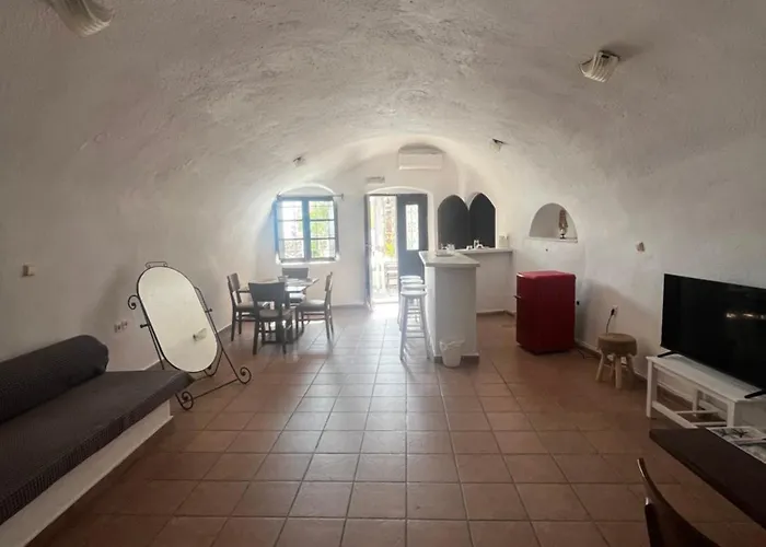 Apartament Lava On The Cliff Fira (Santorini)