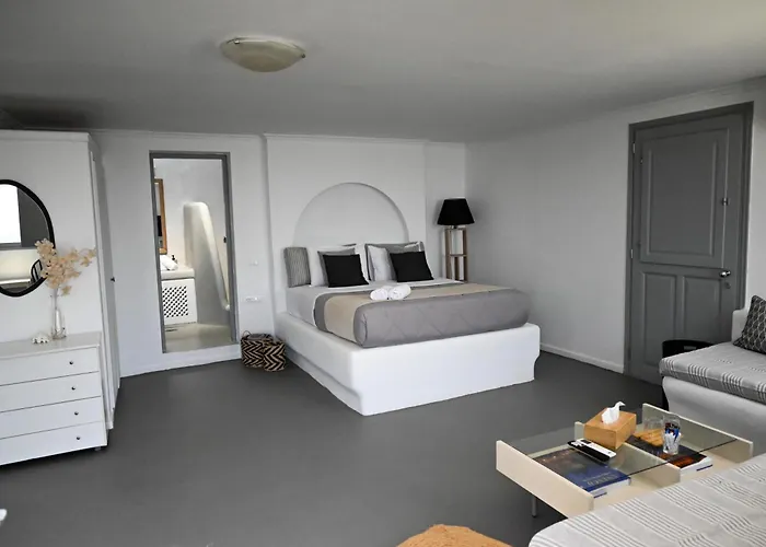 Apartament Lava On The Cliff Fira (Santorini)