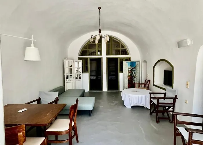 Lava On The Cliff Apartament