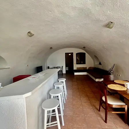 Apartment Lava On The Cliff