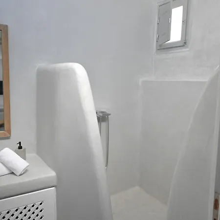 Lava On The Cliff Apartment