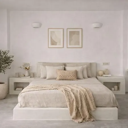 Daire Lava On The Cliff