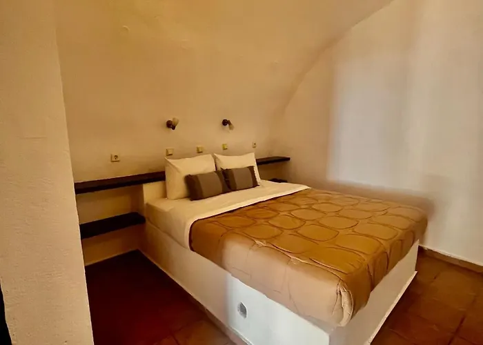 Lava On The Cliff * Fira (Santorini)