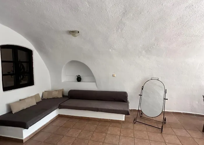 Daire Lava On The Cliff *