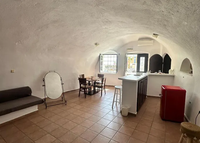 Lava On The Cliff * Тира