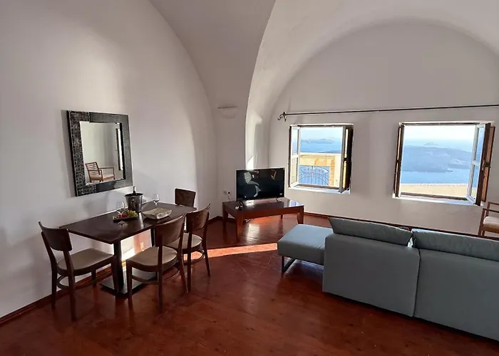 Lava On The Cliff Daire *