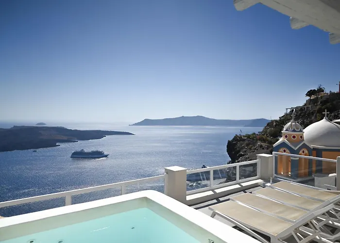 Lava On The Cliff Daire